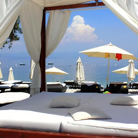 And By The Sea Medveja, Opatija - 2305 بيت ضيافة